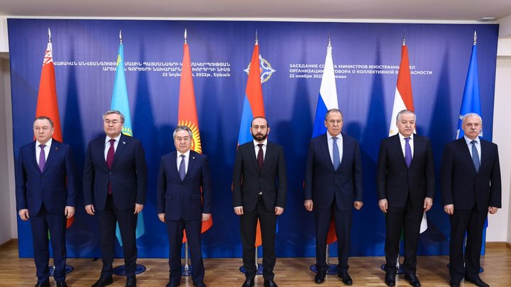 Оппозиция Армении обвинила власть в неспособности нормально работать с ОДКБ