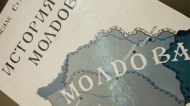 Молдавская оппозиция хочет провести референдум о названии языка