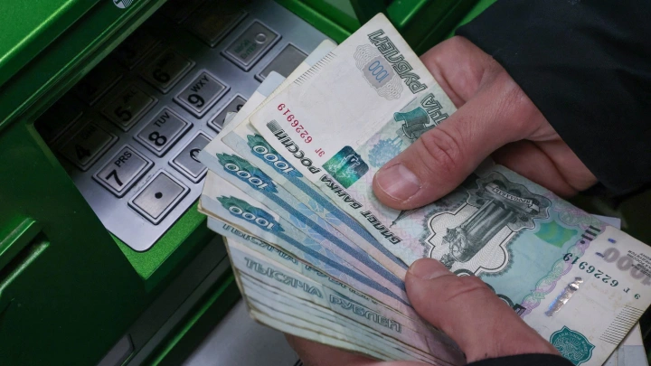 Работодателей могут обязать ежеквартально поднимать зарплату под инфляцию