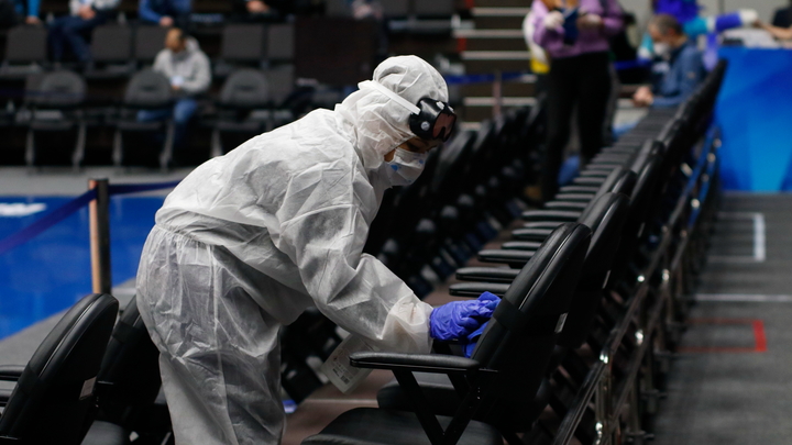 Для работы - ошейник: Французы в недоумении от ковидного помощника