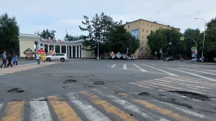 Кемеровчан оценили качество городских дорог