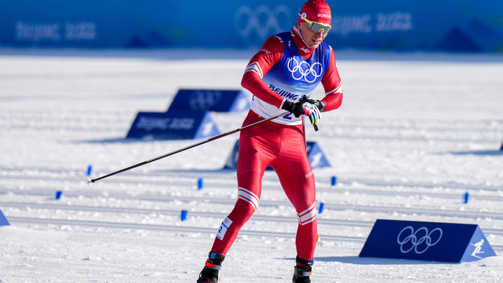 Вторая медаль Большунова на Олимпиаде 2022: серебро в гонке на 15 км