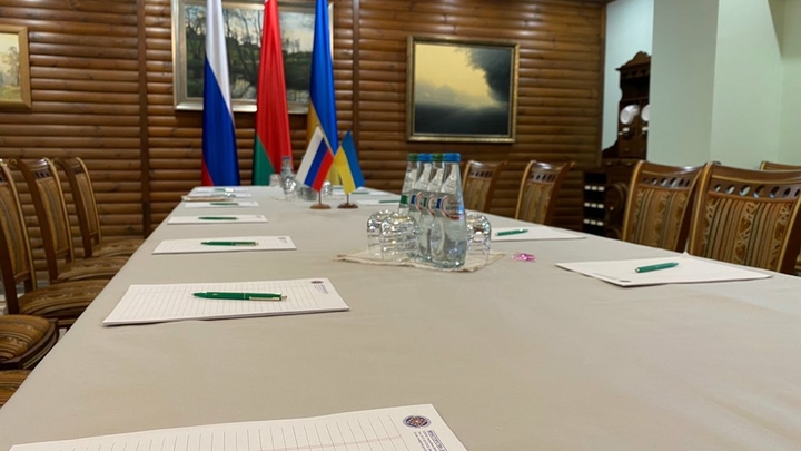 РФ и Украина продолжают переговоры по видеосвязи