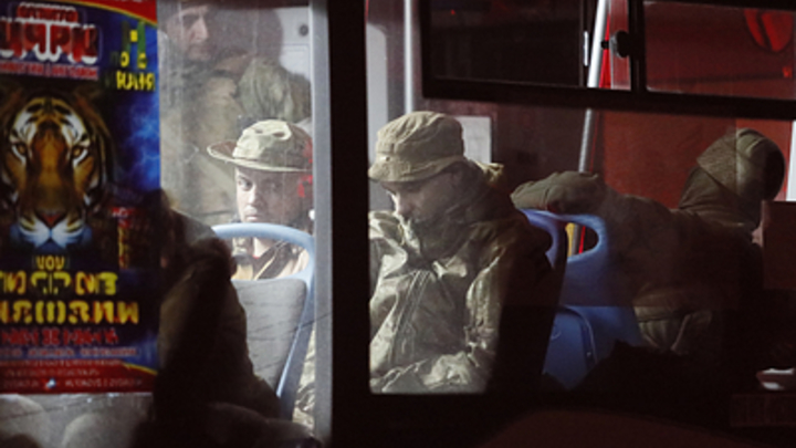 Капитуляция Азова* в Мариуполе превратилась в необычный мем. Впору заслушаться