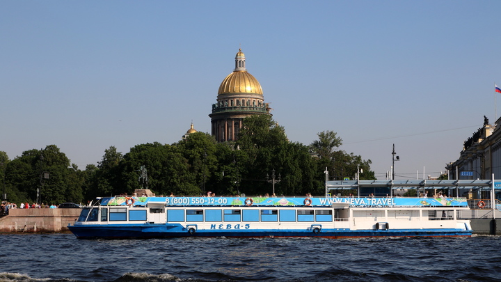 Многодетные семьи освободят от уплаты курортного сбора в Петербурге