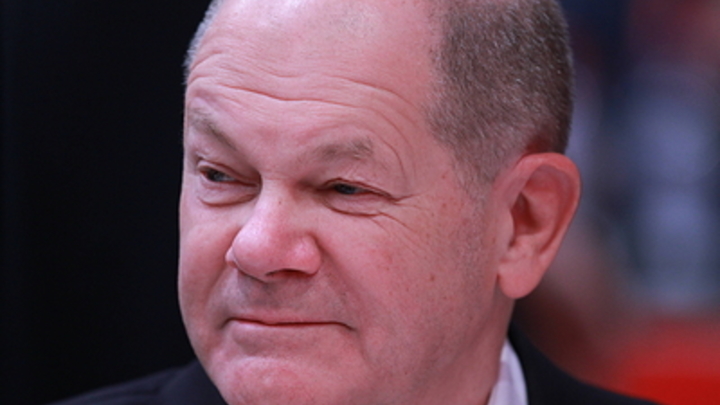 Шольц нашёл виновных в недостатке газа. Германия лишилась половины получаемого топлива