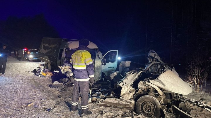 В Свердловской области ночная авария на трассе унесла жизни пяти человек