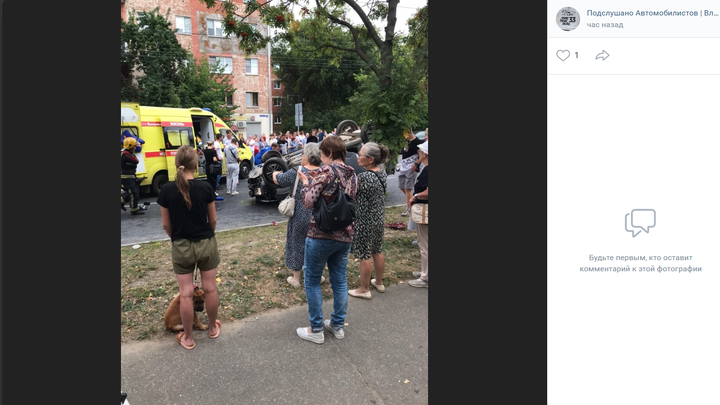 Во Владимире на улице Чайковского в ДТП с перевернувшейся машиной пострадали четыре человека