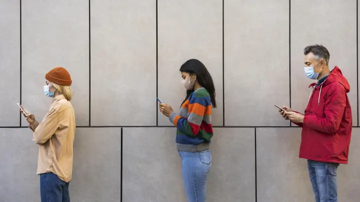 Военкор Сладков придумал, как наказать прибалтов: Надо собрать бомжей. И за поцелуй