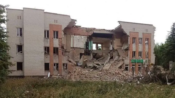 ВСУ атаковали здания школы, администрации и Дома культуры в Курской области
