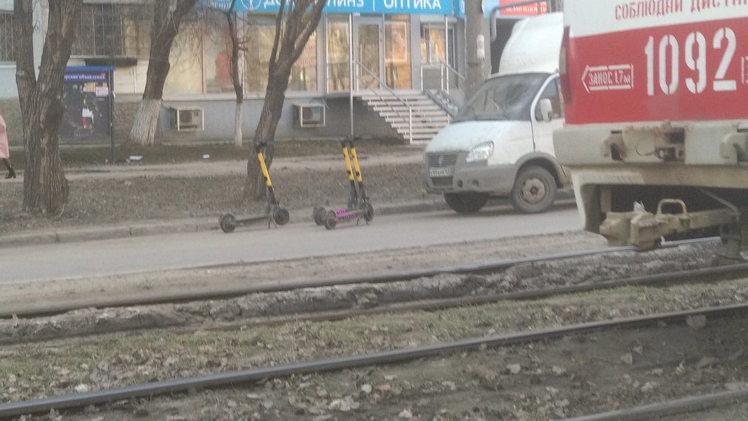 Куда попали в москве. Woosh самокаты Самара. Самокаты в Самаре каршеринг. Каршеринг самокатов.