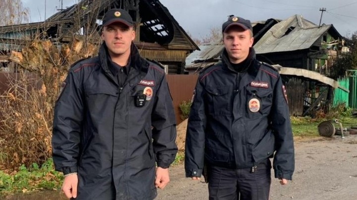 Сотрудники ППС в Иванове спасли двух человек на пожаре