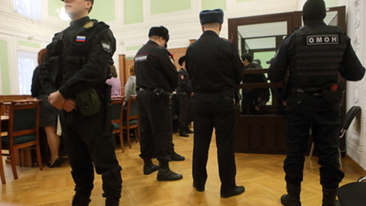 В Тольятти будут судить полицейского, крышевавшего рыночных торговцев