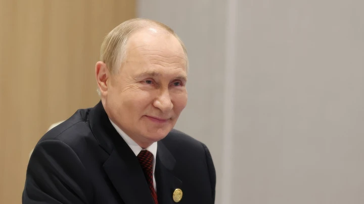 Что страшнее - улыбка Путина или слова Пескова? Угроза Западу стала реальной