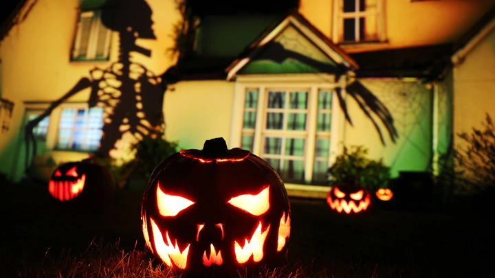 За что кролика повесили?!: Как русские звёзды стараются оправдать бесовщину . И ещё та история с трупом на детском празднике