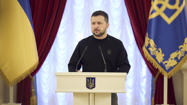 Bloomberg: Зеленский опасается реакции украинцев на закон о призывном возрасте