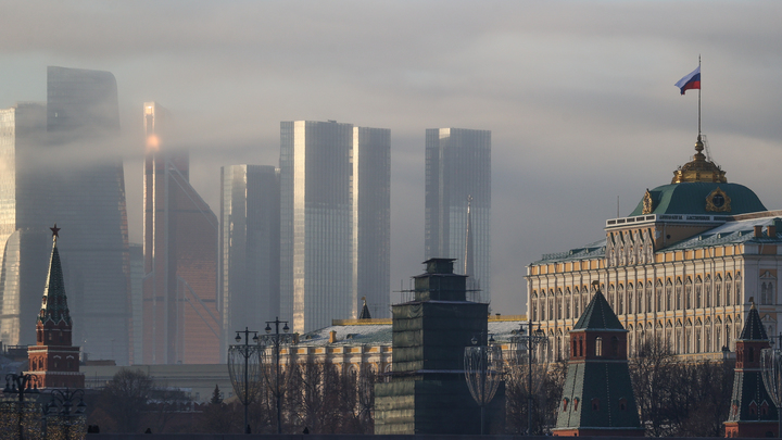 Украина наняла юристов - России грозит новый удар. Царёв призвал отнестись серьёзно: Санкции нам на пользу? Это неправда