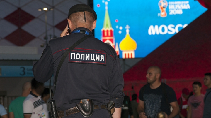 Таксист из Таджикистана обокрал британского болельщика на 2 млн рублей