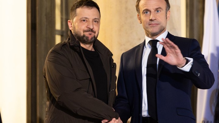 Бункер Зеленского готовы защищать по примеру Гитлера: Захарова обрушилась на Макрона