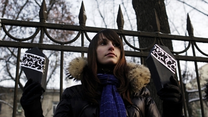 Саботаж против России? Вице-спикер Госдумы предложил закон об оскорблении чувств женщин