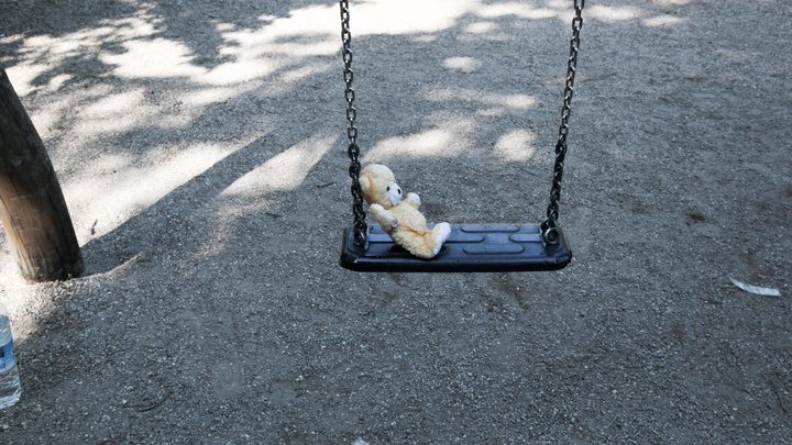 Зашёл в лифт и набросился: Источник заявил о нападениях мигрантов на детей в Петербурге
