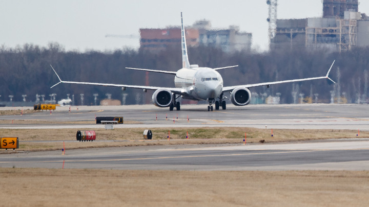 Компания Boeing остановила поставки авиалайнеров-убийц - СМИ