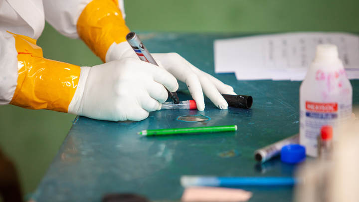 Не надо быть математиком: Эпидемиолог объяснил пугающий рост числа заболевших COVID-19