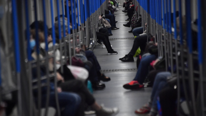 Мигранты вновь устроили драку в вагоне метро в Москве