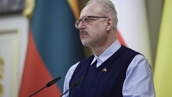 Зеленскому всё мало: Президент Латвии раскрыл, сколько денег отдал Украине