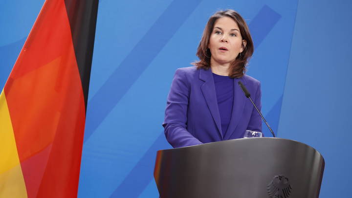 Остановите Бербок: Против немецкого министра ополчились даже свои