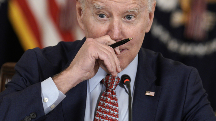 Байден может тоже предстать перед судом: В США готовят ответку за Трампа