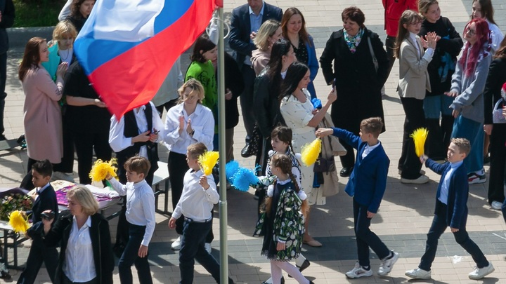 В Ростове-на-Дону прозвенел последний звонок 23 мая. Есть ли ограничения?