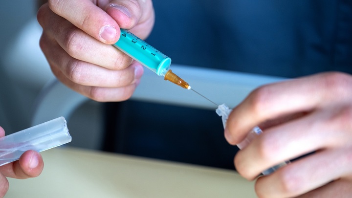 На панику Лондона русский полковник ответил с юмором: Давайте весело работать, смело!