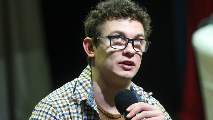 Кусайте бургеры, а не официанток. Кологривому дали 7 суток и внесли в стоп-лист сети общепита