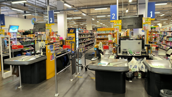 В магазинах на полках одни муляжи: Беглый политолог заявил о социальной катастрофе в России