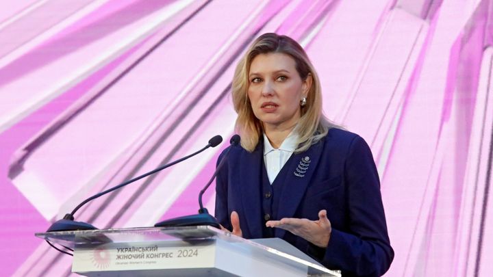 Спасибо тебе и твоему хриплому мужу: Украинцы ополчились на жену Зеленского после слов о России