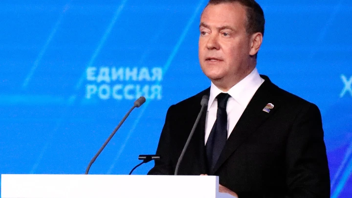 Медведев назвал Зеленского вором, лжецом и нахлебником: Надоел Трампу своими махинациями