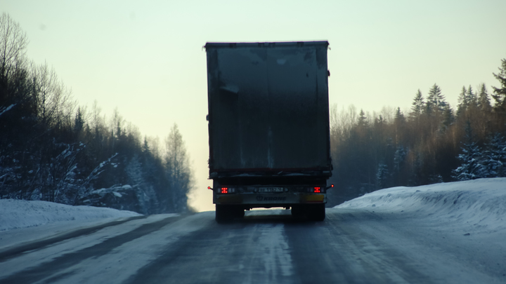 Ну дико, дико: История умиравшего на глазах гаишников водителя фуры получила неожиданный поворот