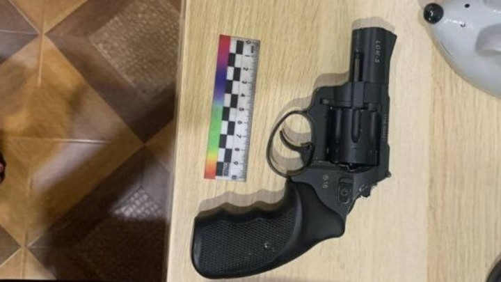 Пьяный житель Анапы устроил стрельбу в многоквартирном доме