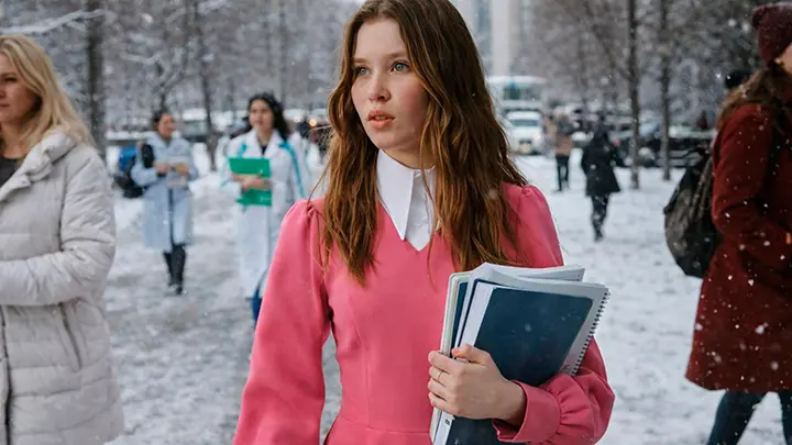 Аня Пересильд идёт на ЕГЭ? Как и куда в 2026 году поступают дети знаменитостей