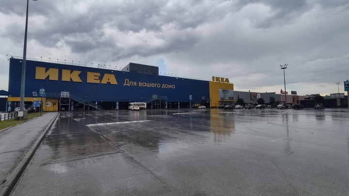 Вывеску IKEA демонтировали с фасада ТРЦ Мега в Новосибирске