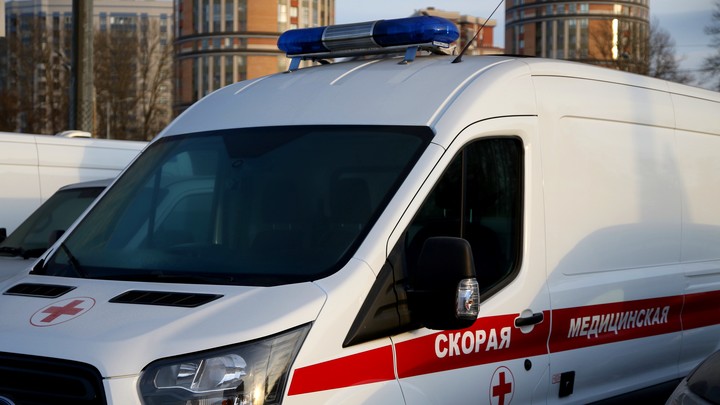 В Челябинске пациент больницы украл мобильный у шофера машины скорой помощи