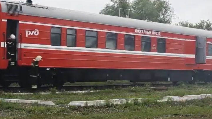 В Самарской области тушили крупный пожар на территории завода Салют