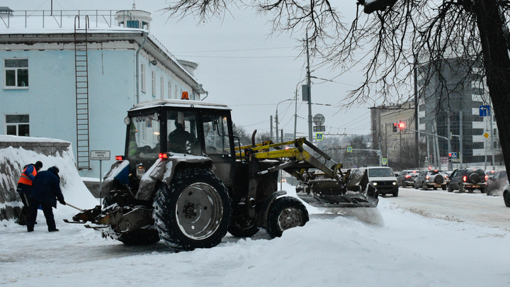 Из-за снегопада Владимир 14 января простоял в пробках четыре часа