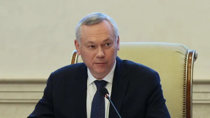 Андрей Травников сохранил позицию в топ-10 рейтинга губернаторов России