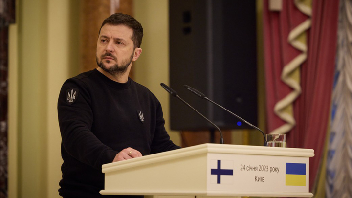 Ситуация очень жёсткая: Зеленский признал плачевное положение ВСУ в Донбассе