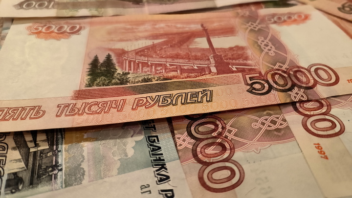 Печатали 2 миллиарда в год: в Петербурге задержали банду фальшивомонетчиков