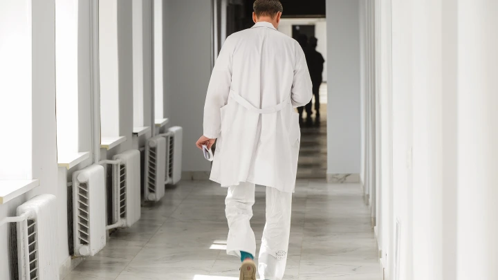 Минздрав ввёл важные ограничения на выдачу больничных листов: Часто болеть больше не получится