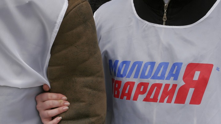 Молодогвардейцы доставили гуманитарную помощь в детский стационар на Запорожье