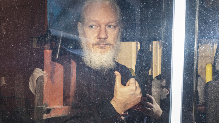 Какие пытки ждут основателя WikiLeaks в США: Экс-сотрудник американских спецслужб привел несколько примеров